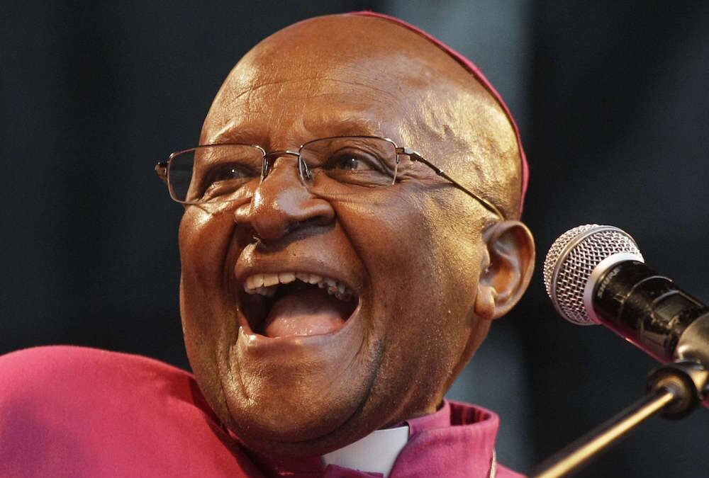 Desmond Tutu, une personne emblématique de la lutte pour une société ouverte libérée de l’apartheid.